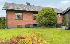 Beautiful Home In Dalsjöfors With Sauna Dalsjöfors